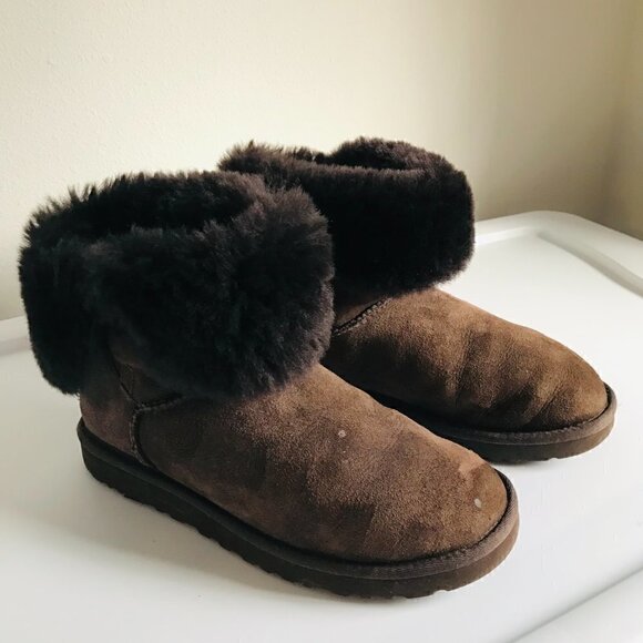 UGG Brown Bailey Button II 5803 Size US 7 EU 37.5 - Picture 10 of 11